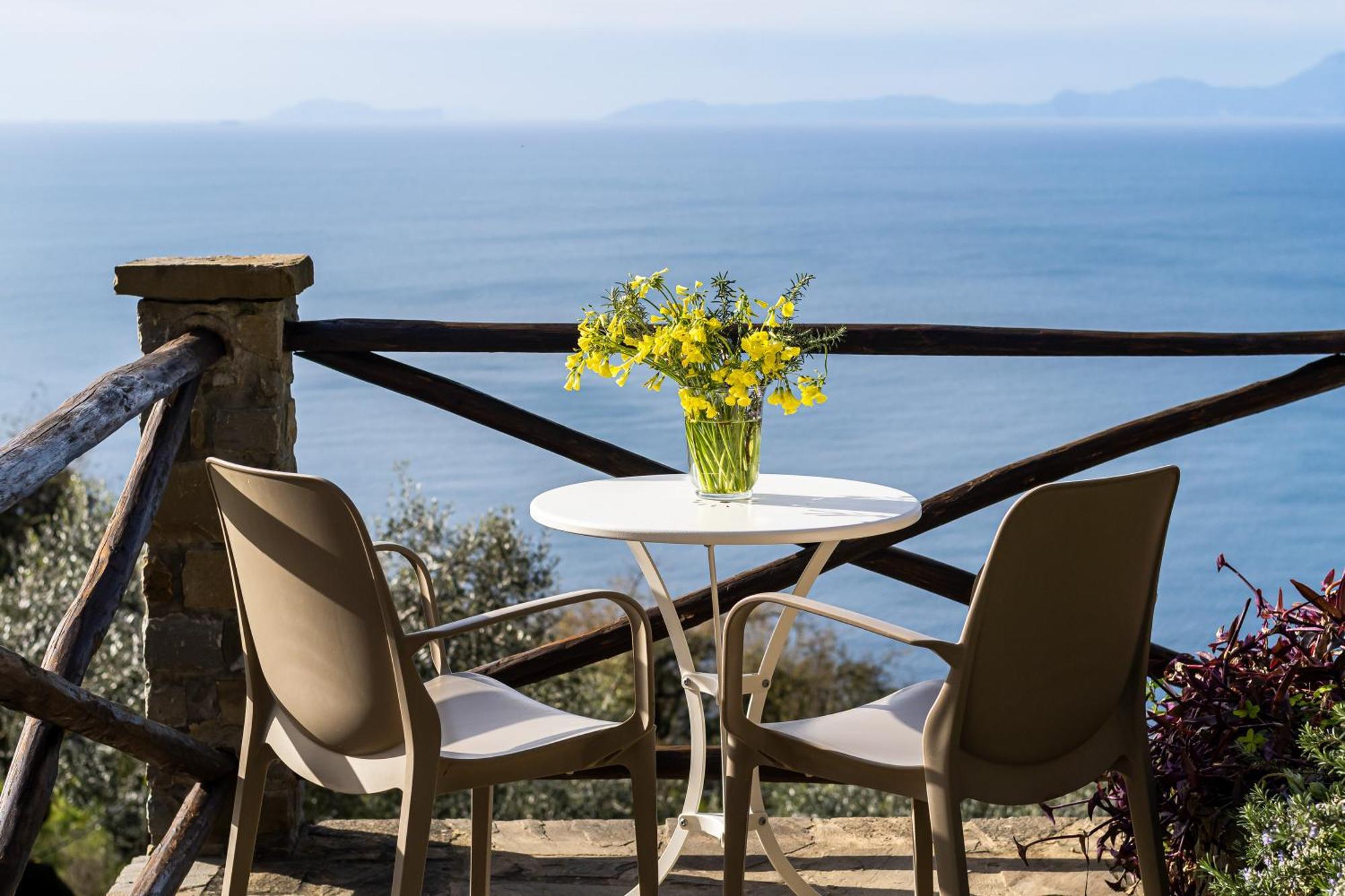 Bellezza In Cilento Panoramic Apts Castellabate Exterior photo